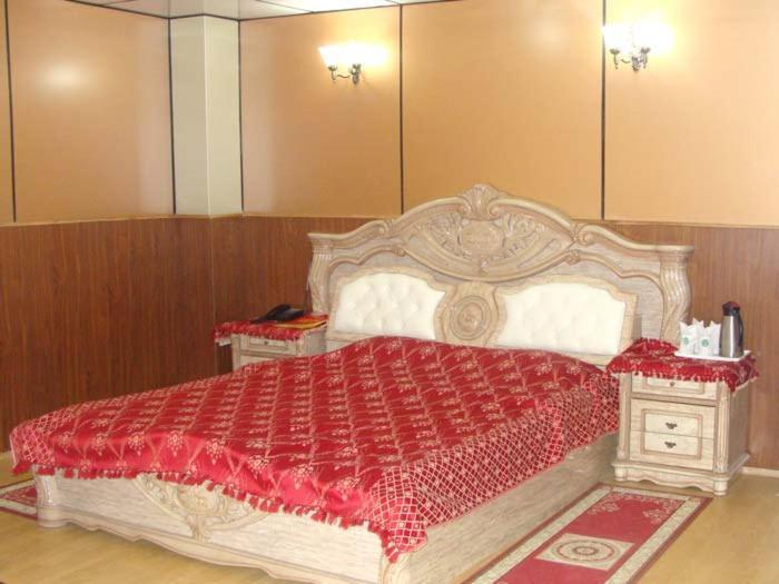 Hotel Crystal Palace Dhanaulti Eksteriør bilde