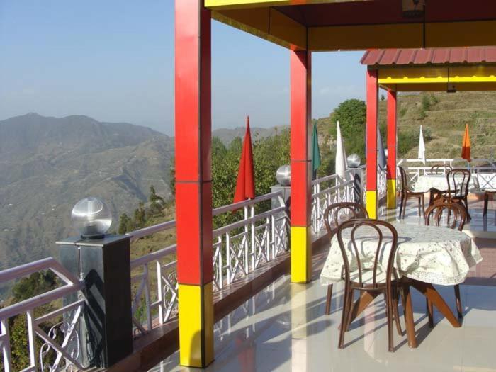 Hotel Crystal Palace Dhanaulti Eksteriør bilde
