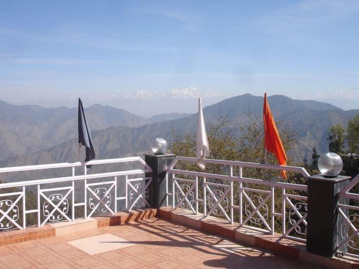 Hotel Crystal Palace Dhanaulti Eksteriør bilde